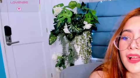 Snapshot of saraalvarezx chatting on 06-10-26, 04:01 Sara Alvarezx online show from 06-10-26, 04:01