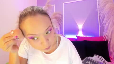 SaraAvila  online show from 10-17-25, 08:22