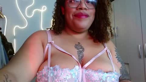 Snapshot of sarabbw173 chatting on 01-09-26, 05:43 sarabbw173 online show from 01-09-26, 05:43