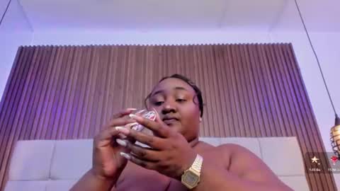 Snapshot of saraby_blandon chatting on 06-16-26, 10:40 online show from 06-16-26, 10:40