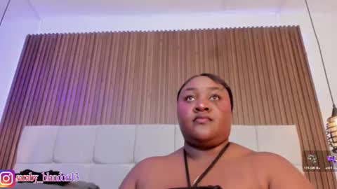 Snapshot of saraby_blandon chatting on 07-08-26, 10:53 online show from 07-08-26, 10:53