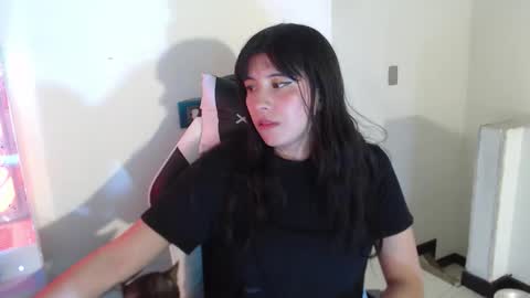 Snapshot of saracony chatting on 05-27-26, 01:57 saracony online show from 05-27-26, 01:57