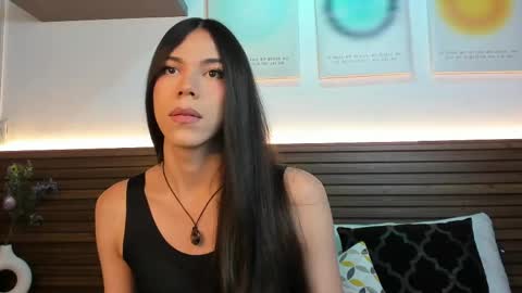 Sara online show from 04-17-26, 07:28