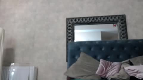 saraelise online show from 11-15-25, 06:15