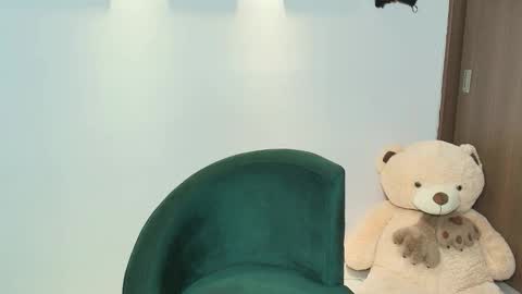 Sara online show from 11-26-25, 06:47