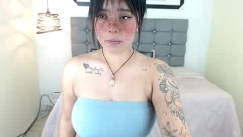Snapshot of sarah__moon1 chatting on 06-16-26, 04:09 Sarah Moon online show from 06-16-26, 04:09