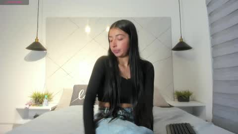 sarah_collens_ online show from 06-09-26, 10:49