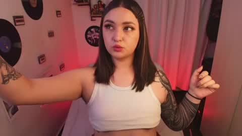 Snapshot of sarah_cuteeyes chatting on 07-14-26, 11:27 Sara online show from 07-14-26, 11:27