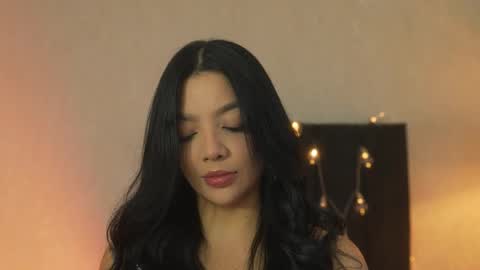 Snapshot of sarah_hiill chatting on 05-01-26, 12:15 online show from 05-01-26, 12:15