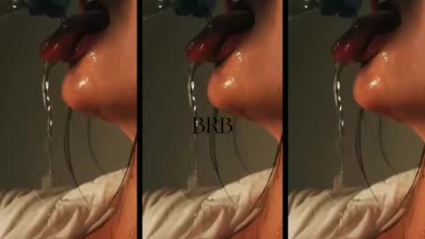 Snapshot of sarah_hiill chatting on 05-12-26, 10:18 online show from 05-12-26, 10:18