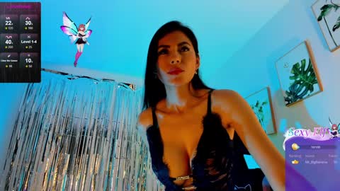 INSTAGRAM...sarah22 p online show from 01-30-25, 04:16