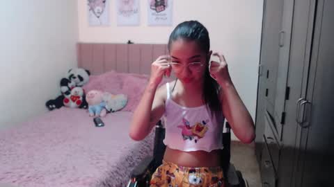 Snapshot of sarah_stone15 chatting on 01-23-25, 09:29 Sarah online show from 01-23-25, 09:29