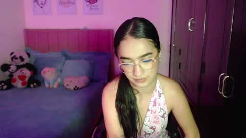 Snapshot of sarah_stone15 chatting on 02-26-25, 10:53 Sarah online show from 02-26-25, 10:53