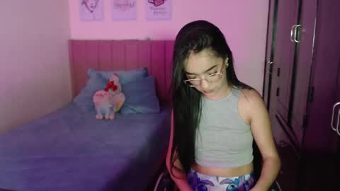 Snapshot of sarah_stone15 chatting on 02-28-25, 09:23 Sarah online show from 02-28-25, 09:23