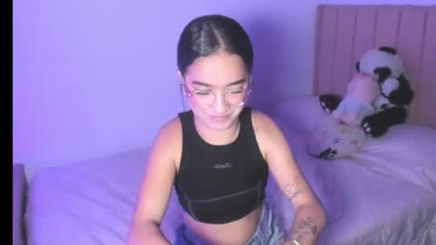 Snapshot of sarah_stone15 chatting on 09-30-25, 10:15 Sarah online show from 09-30-25, 10:15