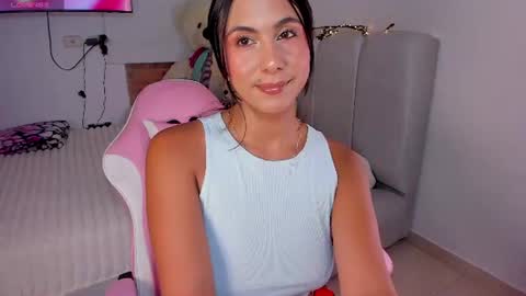 Snapshot of sarahcute14 chatting on 07-06-26, 01:02 sarahcute14 online show from 07-06-26, 01:02