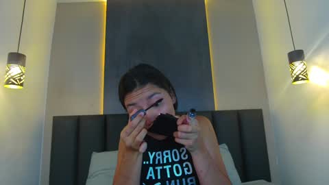 Snapshot of sarahevans__ chatting on 01-17-25, 12:21 Sarah Evans online show from 01-17-25, 12:21