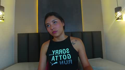 Snapshot of sarahevans__ chatting on 01-17-25, 03:22 Sarah Evans online show from 01-17-25, 03:22