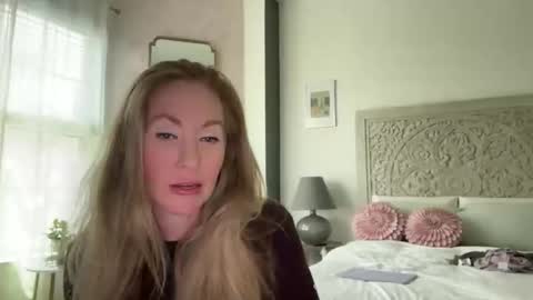 Snapshot of sarahgiroux86 chatting on 04-30-26, 08:57 Sarah online show from 04-30-26, 08:57