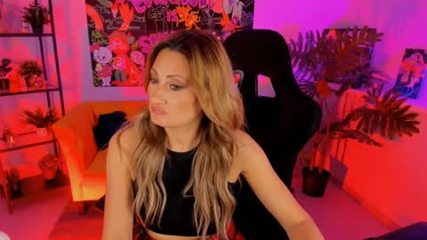 Divine Sarah NONUDE model online show from 01-16-25, 05:33