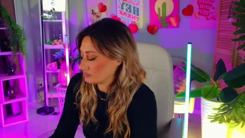 Divine Sarah NONUDE model online show from 04-02-26, 01:31