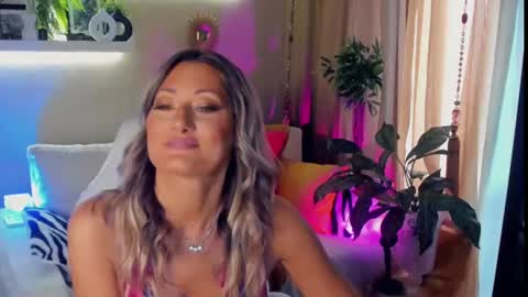 Snapshot of sarahholly chatting on 06-29-26, 07:25 Divine Sarah NONUDE model online show from 06-29-26, 07:25