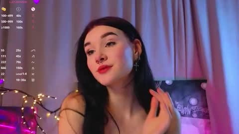 Sarah  online show from 11-10-25, 10:09