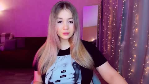 Sarah online show from 03-10-25, 06:12