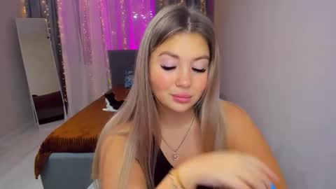 Sarah online show from 11-22-25, 07:02