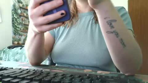 Snapshot of sarahpmummy chatting on 06-28-26, 05:19 Sarah online show from 06-28-26, 05:19