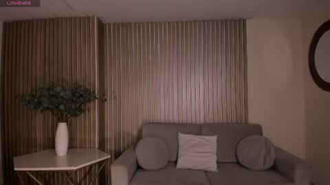 Snapshot of sarahyates chatting on 06-21-26, 04:15 Sarah independent model online show from 06-21-26, 04:15