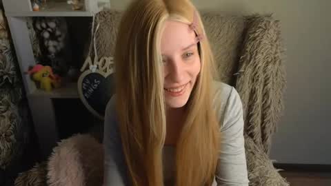 Snapshot of sarakaell chatting on 05-26-26, 01:56 Sara online show from 05-26-26, 01:56