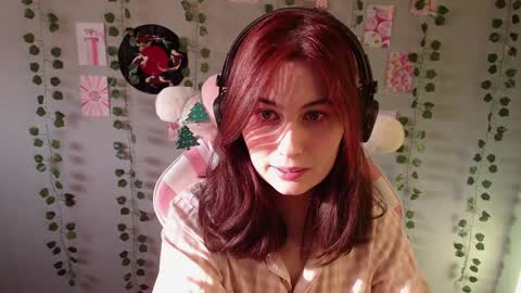 Snapshot of sarakinski chatting on 01-30-25, 06:24 Sara online show from 01-30-25, 06:24