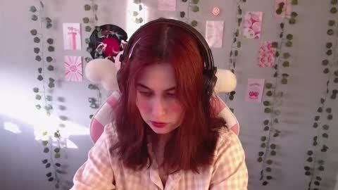 Snapshot of sarakinski chatting on 02-17-25, 07:58 Sara online show from 02-17-25, 07:58