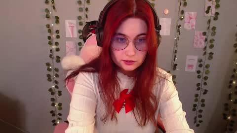 Snapshot of sarakinski chatting on 12-23-25, 11:08 Sara online show from 12-23-25, 11:08