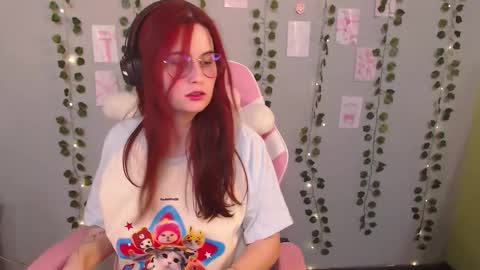 Snapshot of sarakinski chatting on 01-06-26, 10:08 Sara online show from 01-06-26, 10:08