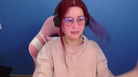 Snapshot of sarakinski chatting on 03-17-26, 01:14 Sara online show from 03-17-26, 01:14