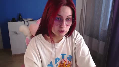 Snapshot of sarakinski chatting on 03-31-26, 11:10 Sara online show from 03-31-26, 11:10