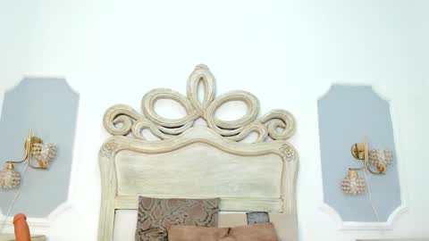 Snapshot of saralloyd chatting on 12-18-24, 02:06 Sara online show from 12-18-24, 02:06