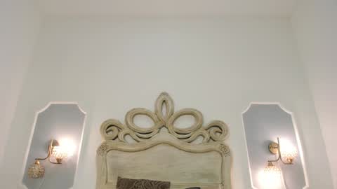 Snapshot of saralloyd chatting on 12-19-24, 02:35 Sara online show from 12-19-24, 02:35