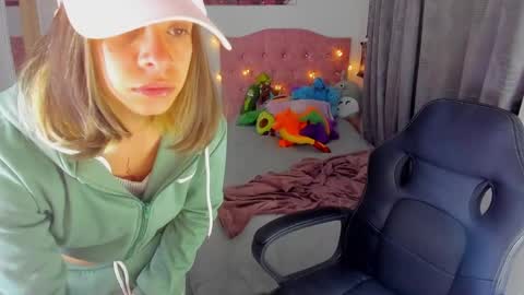 sara  online show from 12-24-24, 12:44