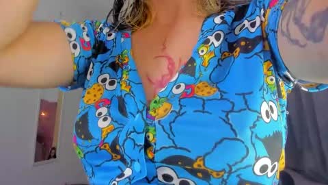 sara  online show from 01-13-25, 01:02