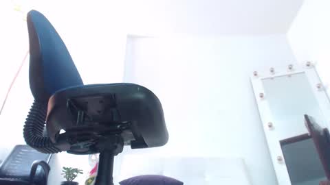 Saraloves online show from 03-25-26, 02:45