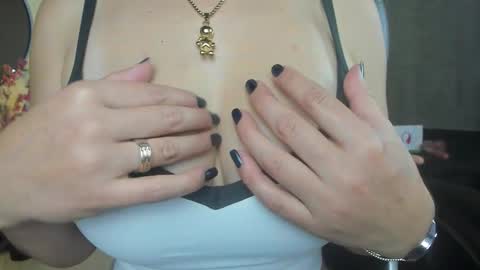 saramilf_69 online show from 10-31-25, 02:07