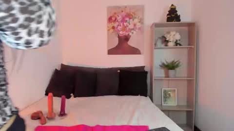 saramilf_69 online show from 02-07-26, 03:16