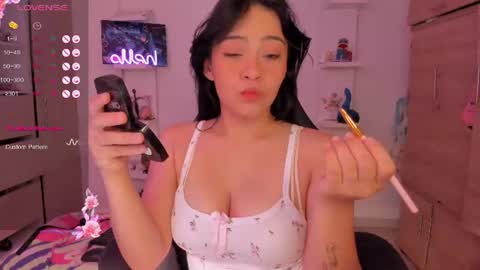 Snapshot of saraowens1 chatting on 08-04-26, 01:03 saraowens online show from 08-04-26, 01:03