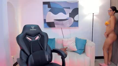 I am Sara  online show from 10-11-25, 10:30