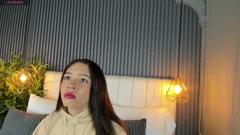 Sara   online show from 12-01-25, 10:37