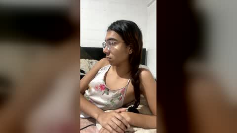 Snapshot of sarasaenz999 chatting on 04-21-26, 11:29 sarasaenz999 online show from 04-21-26, 11:29