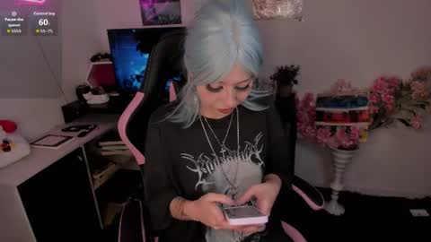 Snapshot of sarasstorme chatting on 06-26-26, 12:59 sarasstorme online show from 06-26-26, 12:59